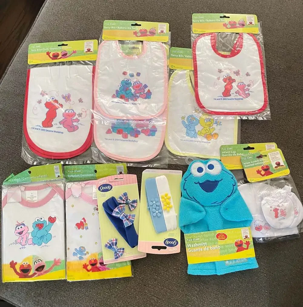 Sesame Street Plaza Sesamo Baby  12 piece Set